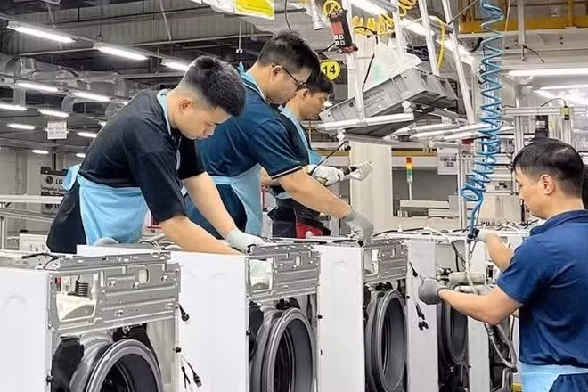Dây chuyền sản xuất của Công ty Trách nhiệm hữu hạn LG Electronics Việt Nam Hải Phòng. (Ảnh: TRUNG KIÊN)