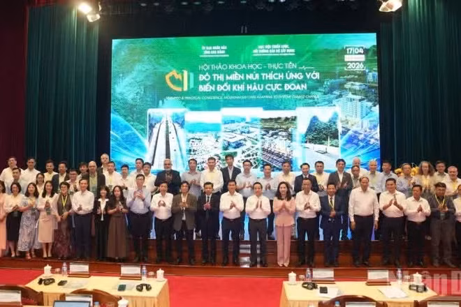 Hội thảo khoa học: “Đô thị miền núi thích ứng với biến đổi khí hậu cực đoan” tại Cao Bằng. (Ảnh: MINH TUẤN)
