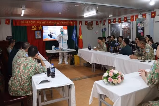 [Video] Bệnh viện dã chiến cấp 2 số 7 nâng cao năng lực ứng phó dịch Ebola