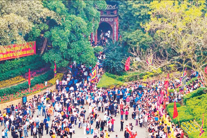 Đền Hùng - nơi hội tụ tâm linh của người Việt.