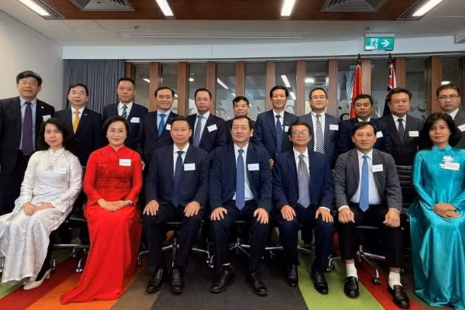 Đoàn công tác học tập và tham quan trao đổi tại Trường đại học Công nghệ Sydney (UTS), thành phố Sydney, Australia.