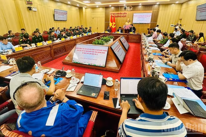 Đoàn công tác của Bộ Xây dựng và Bộ Quốc phòng làm việc với tỉnh Quảng Ngãi và các đơn vị.