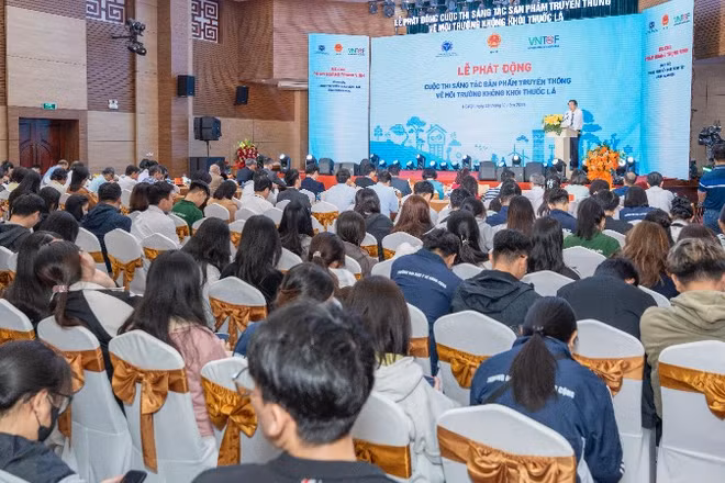 Quang cảnh lễ phát động.