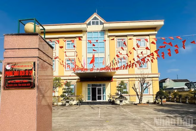 Các phòng giao dịch thuộc Kho bạc Nhà nước khu vực XV đã chuyển trả tiền cho xã, phường.