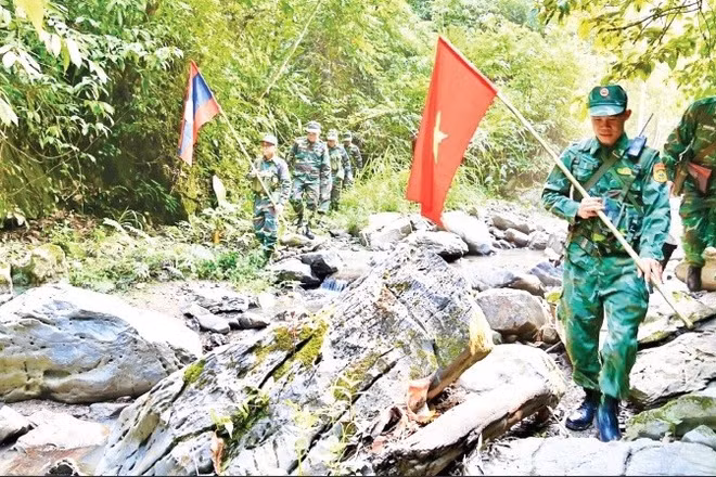 Tuần tra song phương biên giới cấp tỉnh Nghệ An (Việt Nam)-Xiêng Khoảng (Lào).