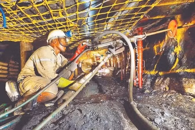 Công nhân khai thác mỏ ở Nam Phi. (Ảnh: WORLDFINANCE)