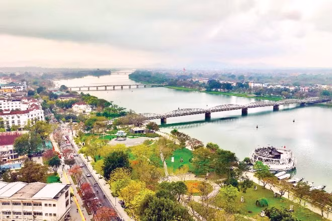 Quang cảnh thành phố Huế. (Ảnh VŨ SINH)