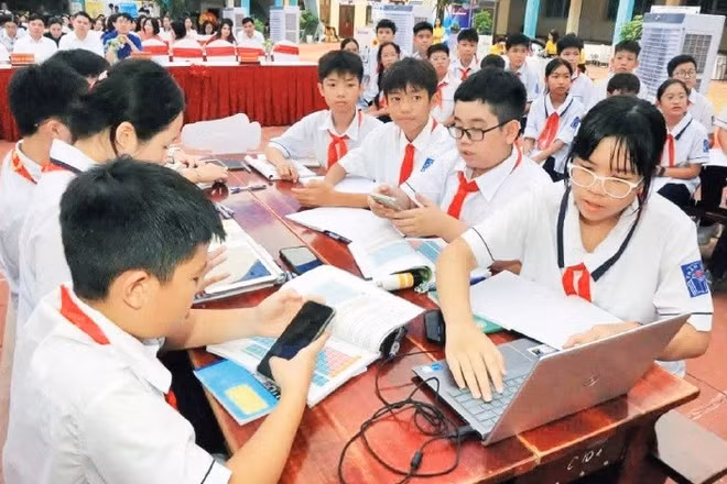 Giờ học tại Trường trung học cơ sở Trần Phú (Hải Phòng). (Ảnh THANH TÙNG)