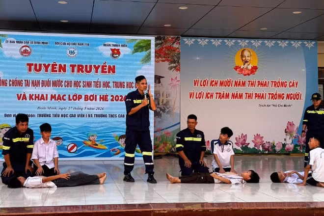 Chương trình tuyên truyền, trải nghiệm thực hành kỹ năng phòng chống đuối nước cho hơn 1.300 học sinh Trường tiểu học Cao Viên 1 và Trường trung học cơ sở Cao Viên.