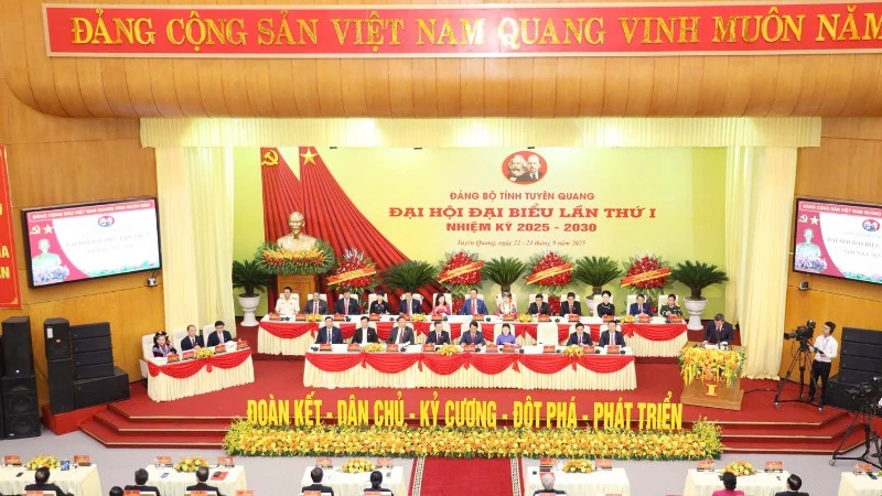 Toàn cảnh Đại hội đại biểu Đảng bộ tỉnh Tuyên Quang lần thứ I, nhiệm kỳ 2025-2030.