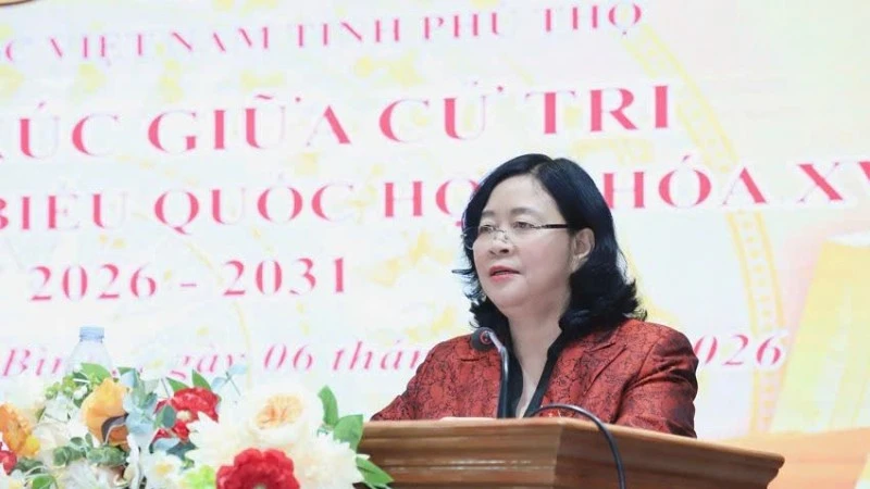 Đồng chí Bùi Thị Minh Hoài, Ủy viên Bộ Chính trị, Bí thư Trung ương Đảng, Bí thư Đảng ủy MTTQ, các đoàn thể Trung ương, Chủ tịch Ủy ban Trung ương Mặt trận Tổ quốc (MTTQ) Việt Nam phát biểu tại hội nghị.