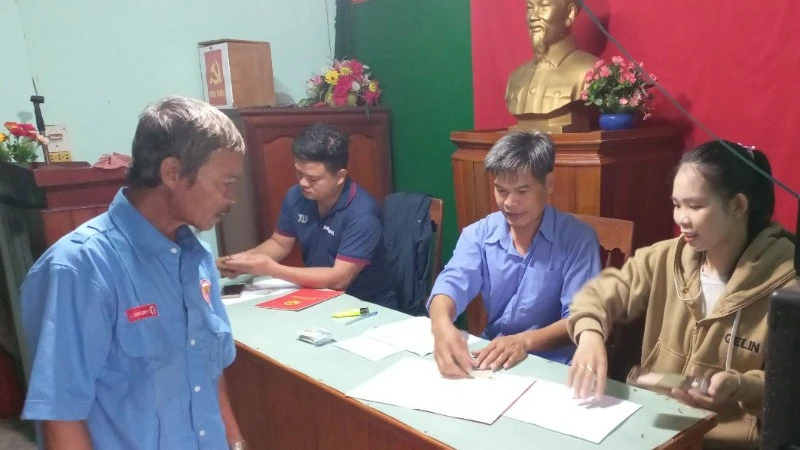 Các địa phương trên địa bàn tỉnh Quảng Ngãi tăng tốc triển khai Chiến dịch 90 ngày làm giàu, làm sạch cơ sở dữ liệu quốc gia về đất đai theo tiêu chí “đúng-đủ-sạch-sống”.