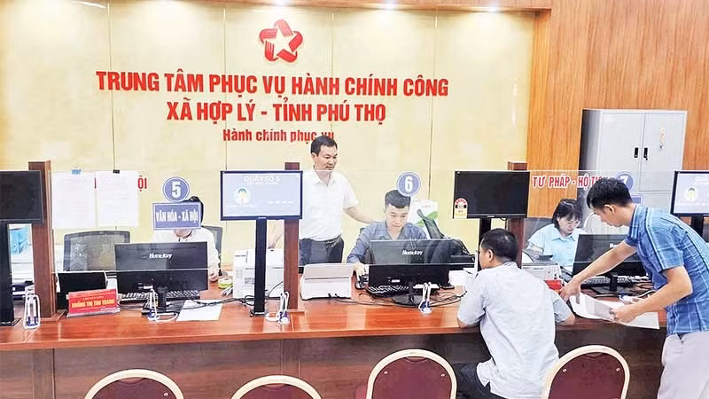 Trung tâm Phục vụ hành chính công xã được đầu tư trang bị đầy đủ máy móc, thiết bị để phục vụ người dân, doanh nghiệp.