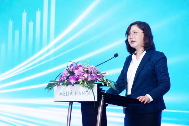 Chủ tịch Ủy ban Chứng khoán Nhà nước Vũ Thị Chân Phương phát biểu khai mạc Hội thảo.