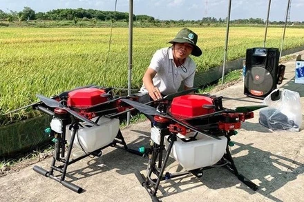 Máy bay không người lái HLD-18 được Viện Nghiên cứu ứng dụng công nghệ cao Hòa Lạc (HIRA) nghiên cứu chế tạo. (Ảnh: Viện Nghiên cứu ứng dụng công nghệ cao Hòa Lạc)