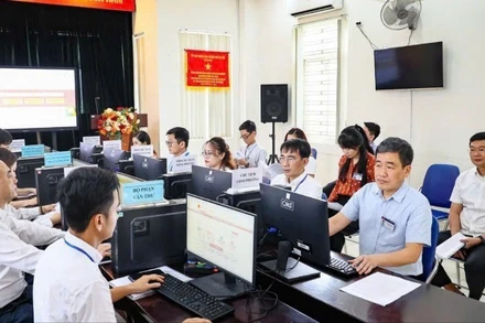 Lãnh đạo phường Hoàn Kiếm kiểm tra công tác vận hành chính quyền địa phương 2 cấp.