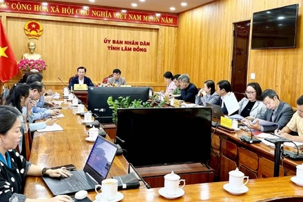 Quang cảnh buổi làm việc.