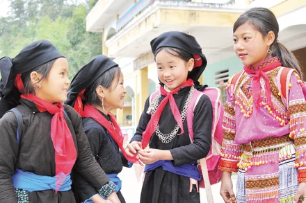 Học sinh Trường tiểu học Bản Díu, xã Xín Mần, tỉnh Tuyên Quang. (Ảnh: AN KHÁNH)