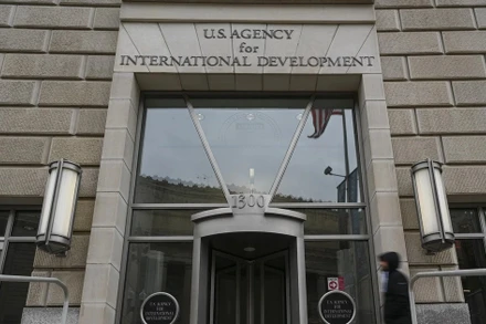 Chính quyền Mỹ đề nghị Quốc hội thu hồi 9,4 tỷ USD tiền tài trợ.