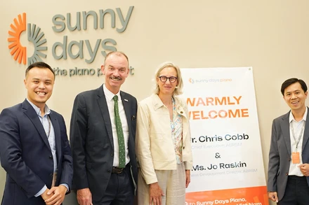 Ông Chris Cobb - CEO của ABRSM đến thăm Sunny Days Piano - Một trong ba Trường Đối Tác chính thức của ABRSM tại Đông Nam Á.