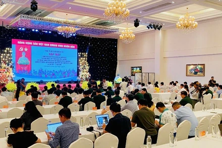 Quang cảnh buổi gặp gỡ giữa Bộ Tư lệnh Quân khu 7 và các cơ quan báo chí.