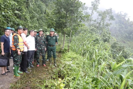 Lãnh đạo tỉnh Lạng Sơn cùng lãnh đạo Cục cứu hộ, cứu nạn, Bộ Tổng tham mưu, Bộ Quốc phòng kiểm tra sự cố vỡ đập thuỷ điện Bắc Khê 1. 
