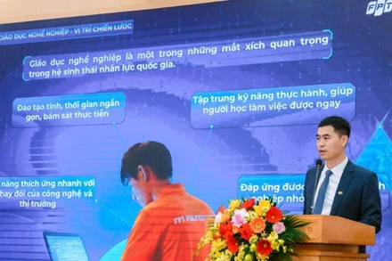 Ông Vũ Chí Thành - Hiệu trưởng Trường cao đẳng FPT Polytechnic phát biểu tại hội nghị.