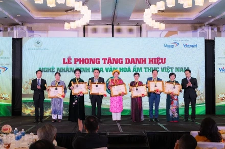 Chính thức phong tặng 6 nghệ nhân tinh hoa văn hóa ẩm thực Việt Nam.