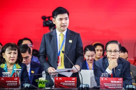 Ông Đỗ Vinh Quang nêu nhóm đề xuất tại Phiên đối thoại cấp cao Diễn đàn Kinh tế tư nhân Việt Nam 2025.