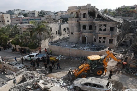 Đại sứ quán tại Israel tiếp tục khuyến cáo công dân Việt Nam hạn chế di chuyển.