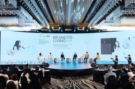Các diễn giả chia sẻ nhiều góc nhìn giá trị tại Branded Living Summit 2025.