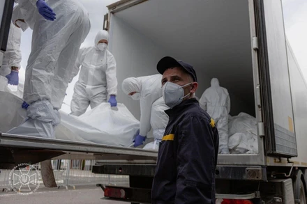 Các thi thể binh sĩ Ukraine được phía Nga trao trả về Ukraine ngày 11/6/2025. (Ảnh: AA/TTXVN)