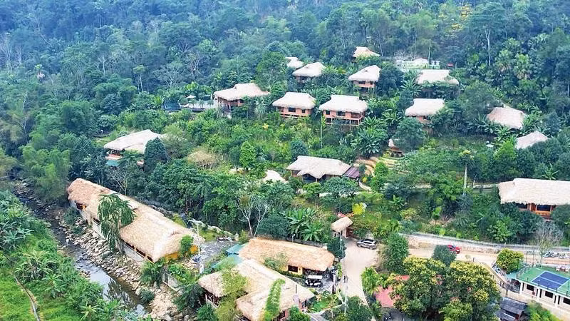 Khu nghỉ dưỡng An Châng nằm ẩn mình dưới chân dãy núi Tây Côn Lĩnh.