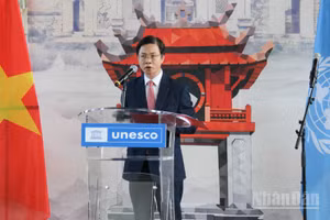 Thứ trưởng Ngoại giao Ngô Lê Văn, Chủ tịch Ủy ban Quốc gia Việt Nam về UNESCO phát biểu tại chương trình.