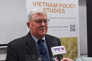 Giáo sư Carl Thayer, chuyên gia nghiên cứu về Việt Nam tại Học viện Quốc phòng Australia, thuộc Đại học New South Wales. (Ảnh: TTXVN)