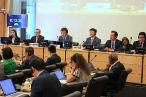 Đoàn liên ngành do Thứ trưởng Tư pháp Nguyễn Thanh Tịnh làm Trưởng đoàn đã chia sẻ những bước tiến tích cực và thành tựu nổi bật của Việt Nam trong bảo vệ, thúc đẩy quyền con người, đặc biệt là quyền dân sự, chính trị tại phiên họp. (Ảnh: TTXVN)