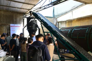 Mô hình lò khí hóa tận dụng phế phẩm nông nghiệp được đông đảo bà con nông dân hưởng ứng. (Ảnh: Helvetas Việt Nam)