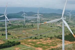 Tập trung vào năng lượng tái tạo được xem là hướng đi đúng đắn cho chuyển dịch năng lượng bền vững. (Ảnh: VĂN DUY)