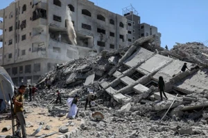 Những gì còn sót lại của tòa tháp Taiba cao 11 tầng sau cuộc không kích của Israel vào phía tây thành phố Gaza, ngày 10/9/2025. (Ảnh: Xinhua)