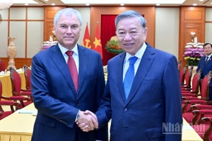 Tổng Bí thư Tô Lâm và Chủ tịch Duma Quốc gia Quốc hội Liên bang Nga Vyacheslav Volodin. (Ảnh: ĐĂNG KHOA)