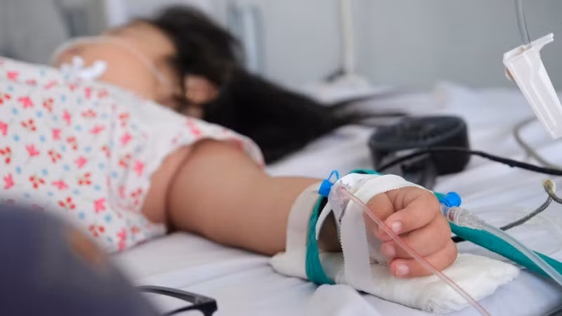 Một bệnh nhi bị sốt xuất huyết tại Cần Thơ.