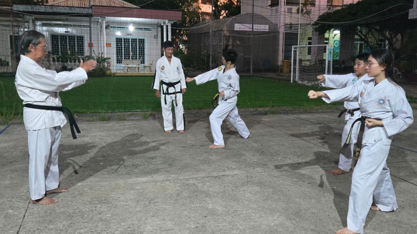 Các em học sinh trong một buổi tập.