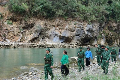 Bộ đội Biên phòng tỉnh Lào Cai tuần tra bảo vệ biên giới.