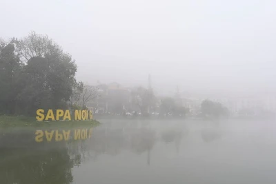 Sương mù dày đặc bao phủ Sa Pa trong đợt rét đậm.