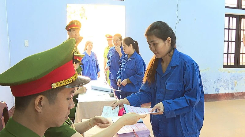 Hơn 580 Người Bị Tạm Giữ, Tạm Giam Thực Hiện Quyền Bầu Cử Tại Huế