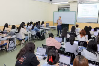 Giờ học của sinh viên Trường đại học Khoa học xã hội và Nhân văn.