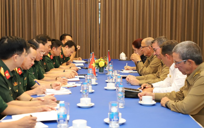 Quang cảnh hội đàm