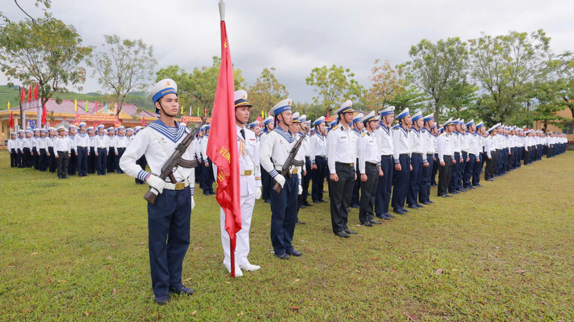 Các chiến sĩ mới sẵn sàng bước vào mùa huấn luyện đầu tiên trong quân ngũ.