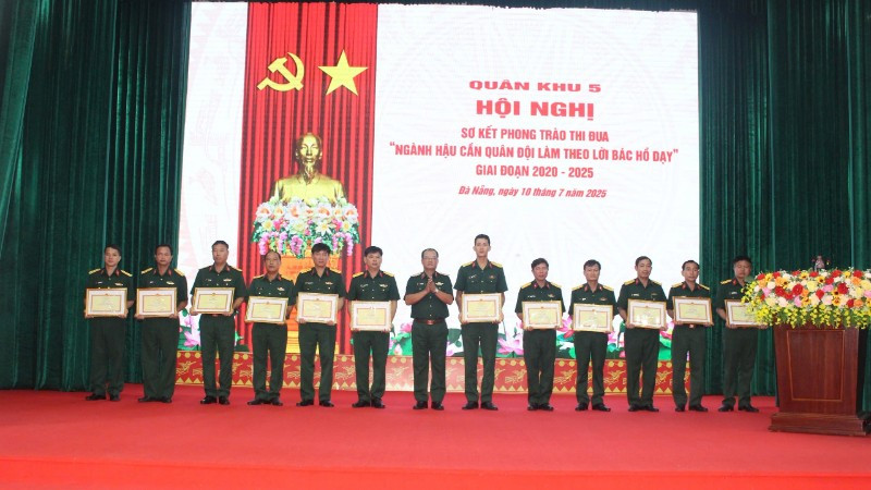Các tập thể, cá nhân đạt thành tích xuất sắc trong phong trào thi đua “Ngành hậu cần Quân đội làm theo lời Bác Hồ dạy” giai đoạn 2020-2025. 