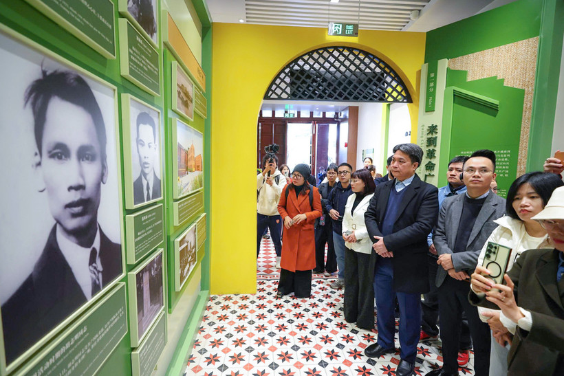 Thăm Di tích Lớp huấn luyện chính trị thanh niên Việt Nam tại Trụ sở Hội Việt Nam Cách mạng Thanh niên.